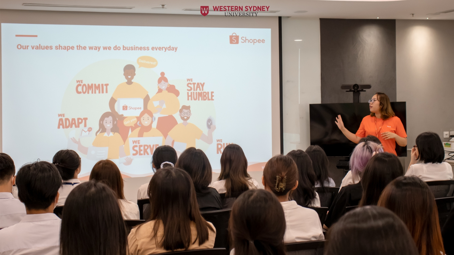 Đại diện Shopee chia sẻ về năm giá trị cốt lõi của nhà Cam